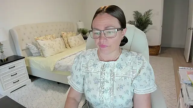 Vika73 online show from 05-12-26, 11:38