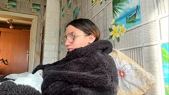 Snapshot of SparkleJebb chatting on 05-19-26, 03:19 SparkleJebb online show from 05-19-26, 03:19