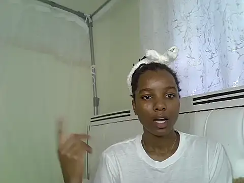 Snapshot of Sexy_vylsa chatting on 07-13-26, 10:47 Sexy vylsa online show from 07-13-26, 10:47