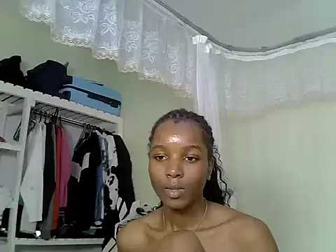 Snapshot of Sexy_vylsa chatting on 06-05-26, 05:29 Sexy vylsa online show from 06-05-26, 05:29