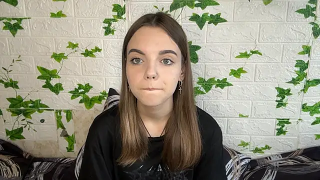 Snapshot of LisaPorse chatting on 06-20-26, 03:17 LisaPorse online show from 06-20-26, 03:17