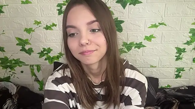 Snapshot of LisaPorse chatting on 06-16-26, 06:13 LisaPorse online show from 06-16-26, 06:13
