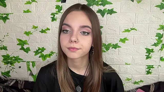 Snapshot of LisaPorse chatting on 06-19-26, 03:07 LisaPorse online show from 06-19-26, 03:07