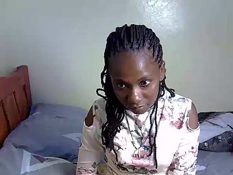 Snapshot of Pearl_petite chatting on 05-16-26, 04:39 Pearl petite online show from 05-16-26, 04:39
