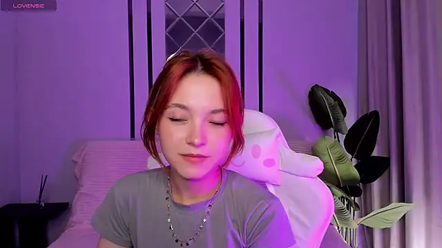 New Web Girl online show from 05-27-26, 11:17