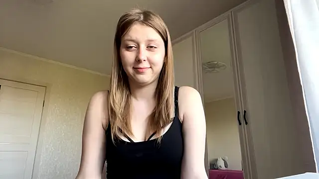 Snapshot of HeyItsAgata chatting on 05-19-26, 10:44 HeyItsAgata online show from 05-19-26, 10:44