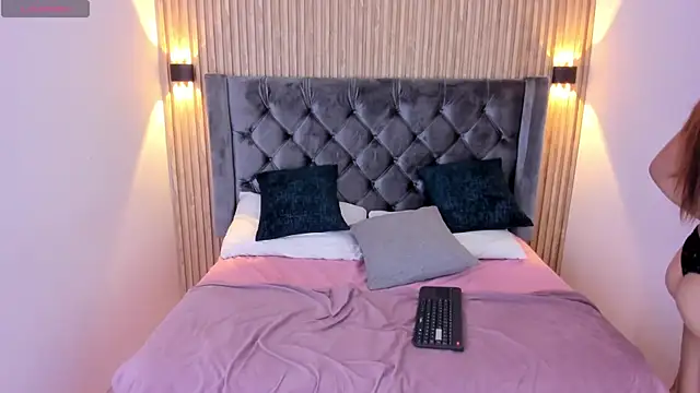Snapshot of EmilyGracce chatting on 07-08-26, 12:17 EmilyGracce online show from 07-08-26, 12:17