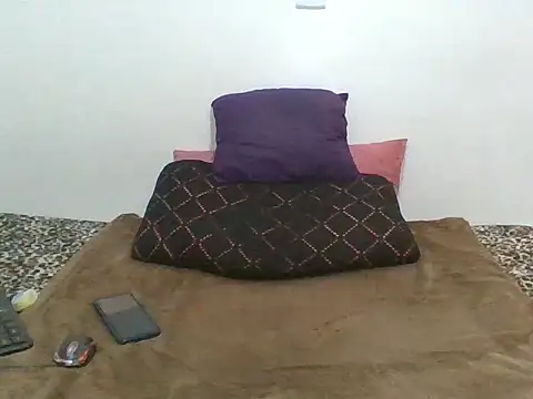 Snapshot of cessylolla8 chatting on 06-16-26, 08:58 cessylolla8 online show from 06-16-26, 08:58