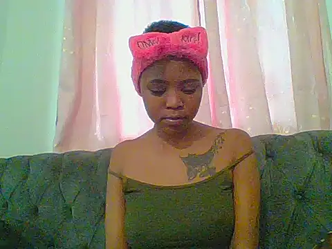 Snapshot of Sweet_cumshie chatting on 05-22-26, 08:01 Sweet cumshie online show from 05-22-26, 08:01