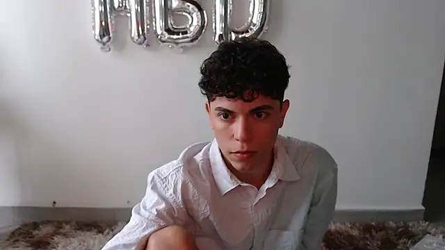 Snapshot of Luch609 chatting on 07-09-26, 04:50 Luch609 online show from 07-09-26, 04:50