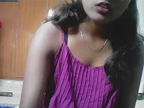 Snapshot of Diana_Penty chatting on 05-31-26, 12:44 Diana Penty online show from 05-31-26, 12:44