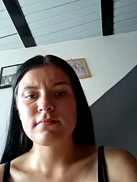 Snapshot of Yeras_ chatting on 05-28-26, 04:57 Yeras online show from 05-28-26, 04:57