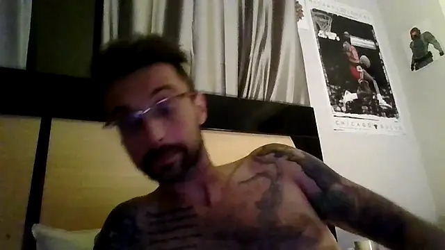 Snapshot of MrDGrey chatting on 07-01-26, 05:19 MrDGrey online show from 07-01-26, 05:19