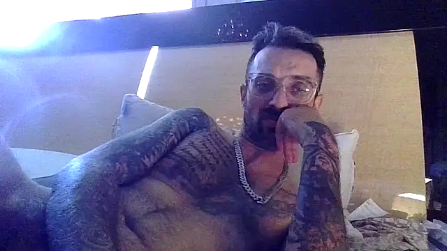 Snapshot of MrDGrey chatting on 06-29-26, 11:15 MrDGrey online show from 06-29-26, 11:15