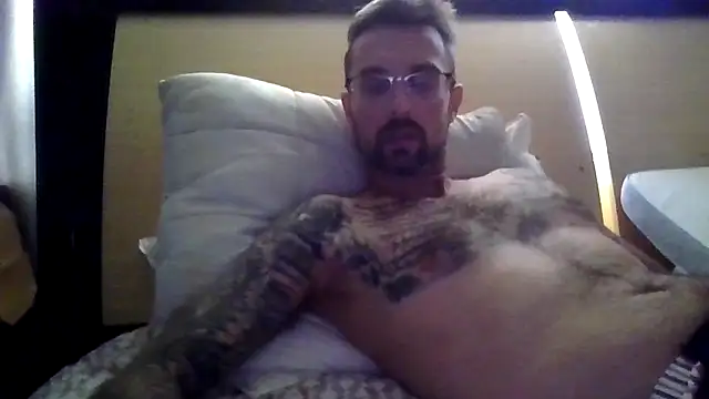 Snapshot of MrDGrey chatting on 06-28-26, 02:18 MrDGrey online show from 06-28-26, 02:18