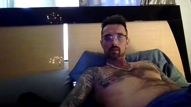 Snapshot of MrDGrey chatting on 06-26-26, 02:39 MrDGrey online show from 06-26-26, 02:39