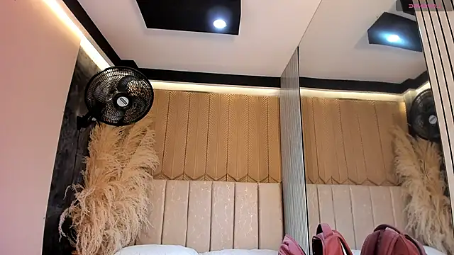 Snapshot of SweetNova1 chatting on 07-01-26, 12:22 SweetNova1 online show from 07-01-26, 12:22