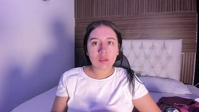 Snapshot of SweetNova1 chatting on 07-08-26, 10:21 SweetNova1 online show from 07-08-26, 10:21