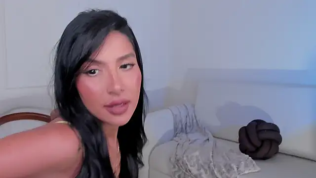 Snapshot of Anny_Honeey chatting on 05-28-26, 02:01 Anny Honeey online show from 05-28-26, 02:01