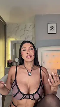 Snapshot of Anny_Honeey chatting on 06-03-26, 01:56 Anny Honeey online show from 06-03-26, 01:56