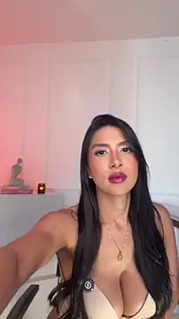 Snapshot of Anny_Honeey chatting on 05-22-26, 01:31 Anny Honeey online show from 05-22-26, 01:31