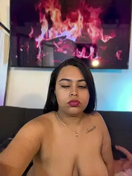 Snapshot of MiaLane3 chatting on 07-04-26, 01:48 MiaLane3 online show from 07-04-26, 01:48