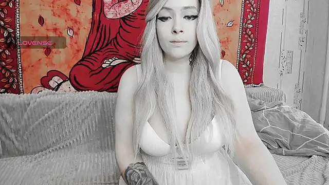 Polly Megan online show from 06-18-26, 09:36