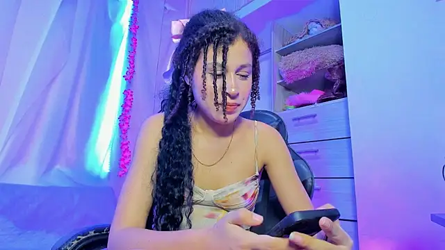 Snapshot of Your_Liliana69 chatting on 05-26-26, 02:53 Your Liliana69 online show from 05-26-26, 02:53