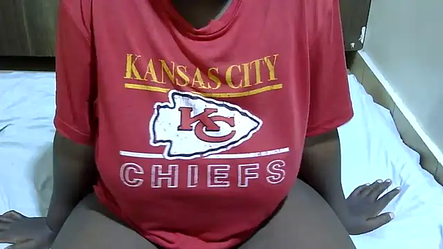 Snapshot of RawHoneyXo- chatting on 05-18-26, 08:02 RawHoneyXo- online show from 05-18-26, 08:02