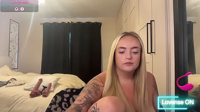 CurvyWetWife online show from 06-04-26, 09:36