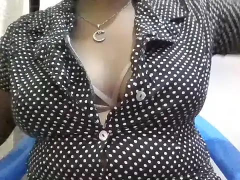 Snapshot of savage_bebes chatting on 07-23-26, 10:23 savage bebes online show from 07-23-26, 10:23