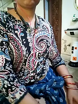 ZOYA-STRIP online show from 05-25-26, 08:35
