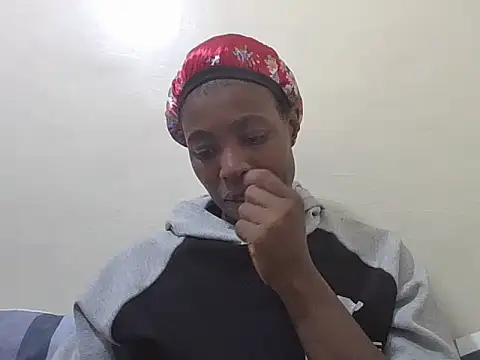 Snapshot of Eebony_Bubbly chatting on 06-14-26, 06:20 Eebony Bubbly online show from 06-14-26, 06:20
