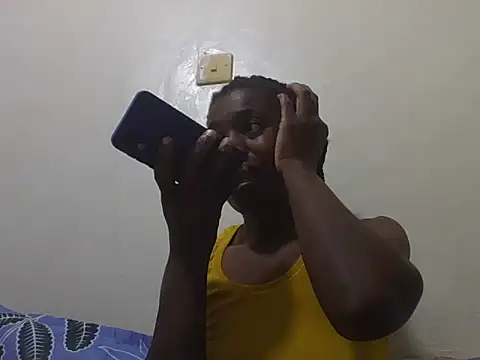 Snapshot of Eebony_Bubbly chatting on 05-23-26, 05:23 Eebony Bubbly online show from 05-23-26, 05:23