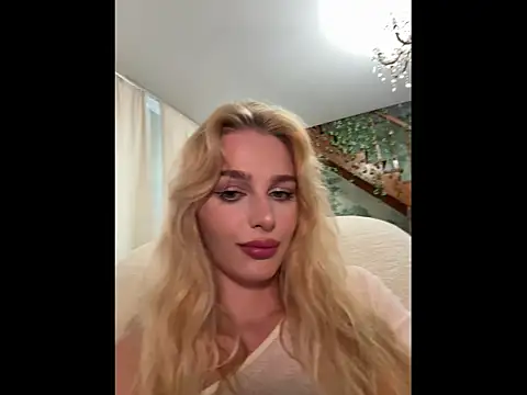 Snapshot of Golden__Daisy chatting on 06-03-26, 02:33 Golden Daisy online show from 06-03-26, 02:33