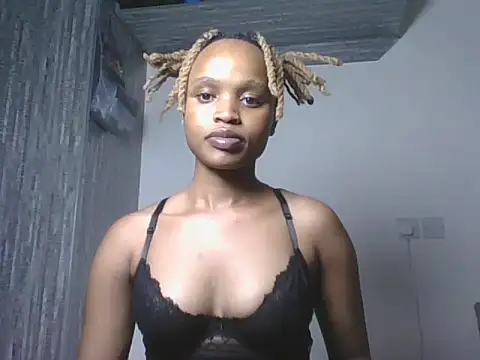 Snapshot of Tempting_Ebony chatting on 06-20-26, 01:43 Tempting Ebony online show from 06-20-26, 01:43