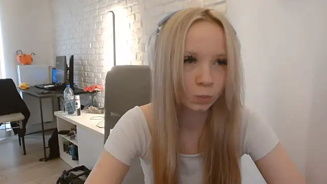 Snapshot of AmandaFix chatting on 06-02-26, 06:41 AmandaFix online show from 06-02-26, 06:41