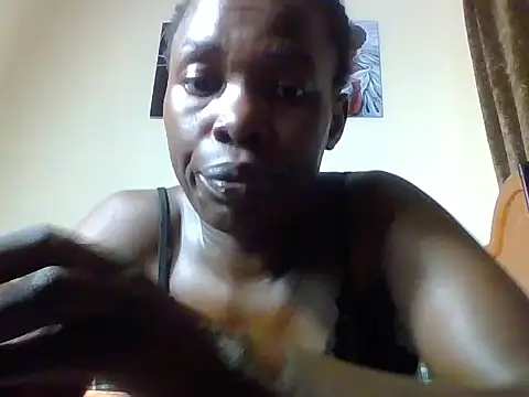 Snapshot of Sparklebootyqueen chatting on 05-18-26, 06:12 Sparklebootyqueen online show from 05-18-26, 06:12