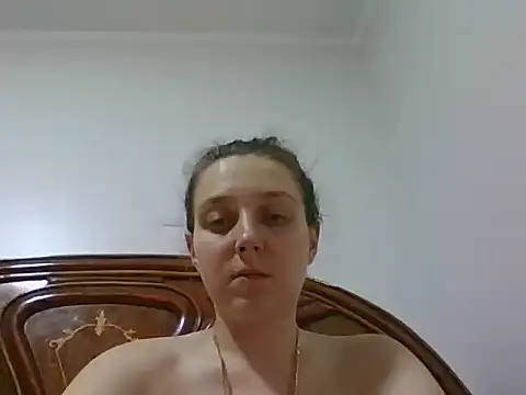 Snapshot of Loulou_fck chatting on 07-17-26, 06:38 Loulou fck online show from 07-17-26, 06:38