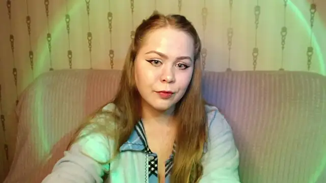 Snapshot of moon_cold chatting on 05-21-26, 01:19 moon cold online show from 05-21-26, 01:19