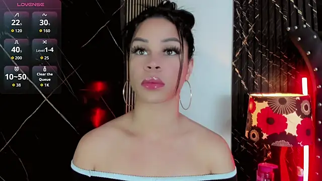 Snapshot of Nayara_K chatting on 06-18-26, 08:03 Nayara K online show from 06-18-26, 08:03