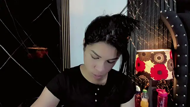 Snapshot of Nayara_K chatting on 07-01-26, 07:47 Nayara K online show from 07-01-26, 07:47