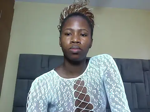 Snapshot of Cuteebony16 chatting on 07-08-26, 01:23 Cuteebony16 online show from 07-08-26, 01:23