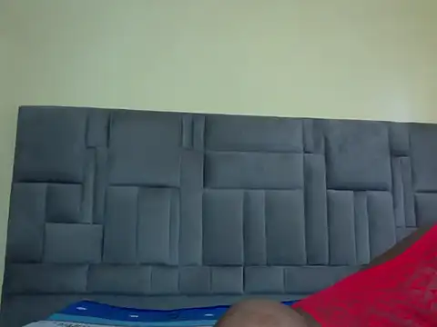 Snapshot of Cuteebony16 chatting on 07-09-26, 01:43 Cuteebony16 online show from 07-09-26, 01:43