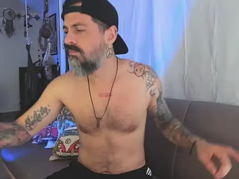 Miguel angeel  online show from 06-15-26, 02:06