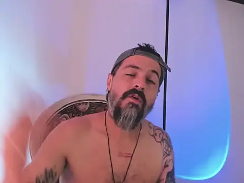 Miguel angeel  online show from 06-17-26, 02:05
