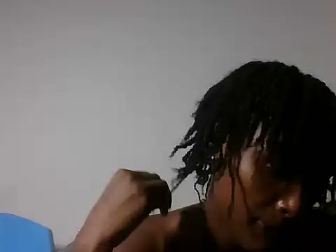 Snapshot of Sleek_petite chatting on 06-14-26, 09:49 Sleek petite online show from 06-14-26, 09:49