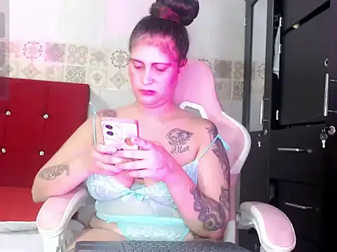 Snapshot of Dulce_Vip chatting on 05-22-26, 01:42 Dulce Vip online show from 05-22-26, 01:42