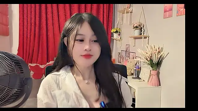 Snapshot of Bee-Cherry chatting on 07-01-26, 06:47 Bee-Cherry online show from 07-01-26, 06:47