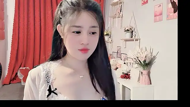 Snapshot of Bee-Cherry chatting on 06-04-26, 05:56 Bee-Cherry online show from 06-04-26, 05:56
